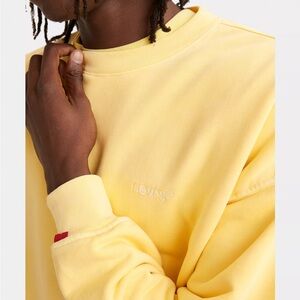 Levi's Yellow Cropped Long Sleeve Cuffed Crewneck Sweatshirt size medium